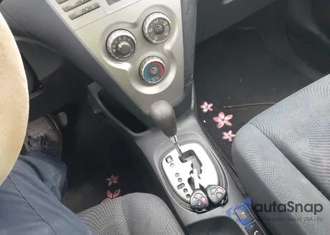 2010 Toyota Yaris z USA, uszkodzony, nr VIN JTDBT4K3XA1360824